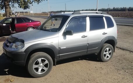 Chevrolet Niva I рестайлинг, 2012 год, 625 000 рублей, 2 фотография