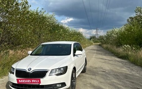 Skoda Superb III рестайлинг, 2013 год, 1 780 000 рублей, 29 фотография