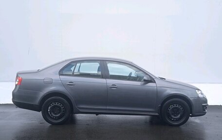 Volkswagen Jetta VI, 2010 год, 745 000 рублей, 4 фотография