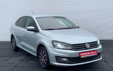 Volkswagen Polo VI (EU Market), 2015 год, 1 035 000 рублей, 3 фотография