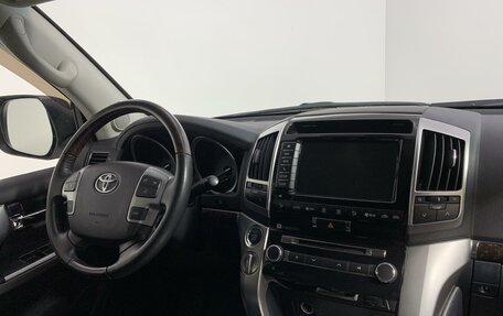 Toyota Land Cruiser 200, 2015 год, 4 379 000 рублей, 16 фотография