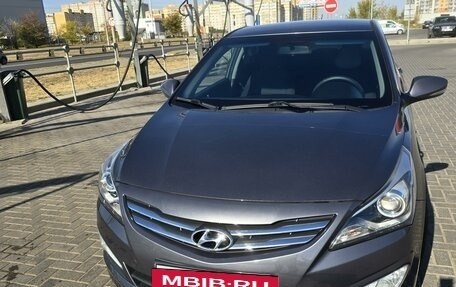 Hyundai Solaris II рестайлинг, 2015 год, 1 150 000 рублей, 4 фотография