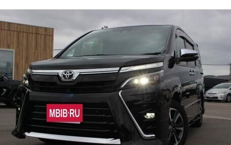 Toyota Voxy III, 2020 год, 2 600 000 рублей, 33 фотография