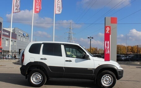 Chevrolet Niva I рестайлинг, 2016 год, 783 200 рублей, 8 фотография