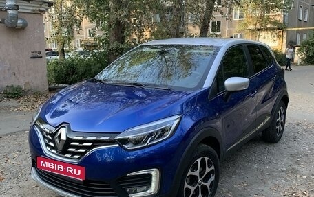 Renault Kaptur I рестайлинг, 2021 год, 1 700 000 рублей, 2 фотография