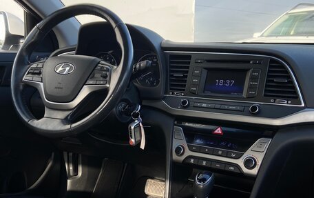 Hyundai Elantra VI рестайлинг, 2018 год, 1 684 300 рублей, 15 фотография