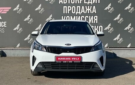 KIA Rio IV, 2018 год, 1 350 000 рублей, 2 фотография