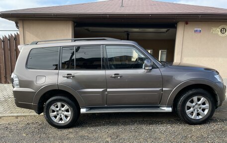 Mitsubishi Pajero IV, 2015 год, 2 600 000 рублей, 5 фотография