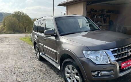 Mitsubishi Pajero IV, 2015 год, 2 600 000 рублей, 4 фотография