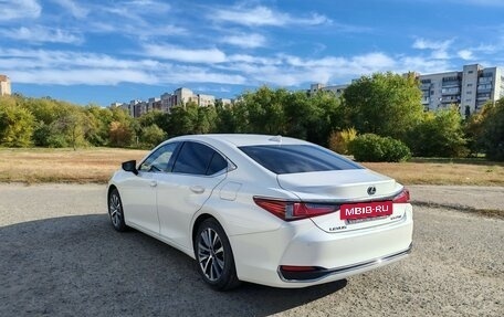 Lexus ES VII, 2018 год, 4 700 000 рублей, 2 фотография