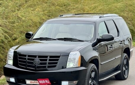 Cadillac Escalade III, 2008 год, 1 675 000 рублей, 3 фотография