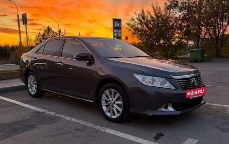 Toyota Camry, 2014 год, 2 100 000 рублей, 4 фотография