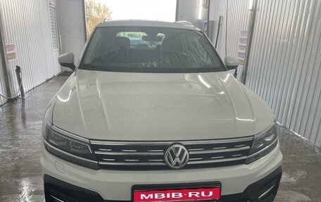 Volkswagen Tiguan II, 2020 год, 3 500 000 рублей, 1 фотография