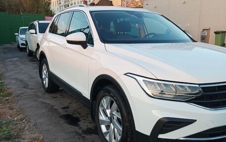 Volkswagen Tiguan II, 2021 год, 3 300 000 рублей, 2 фотография