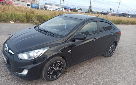 Hyundai Solaris II рестайлинг, 2012 год, 900 000 рублей, 1 фотография