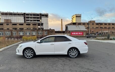 Toyota Camry, 2015 год, 1 900 000 рублей, 2 фотография