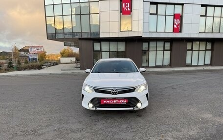 Toyota Camry, 2015 год, 1 900 000 рублей, 4 фотография