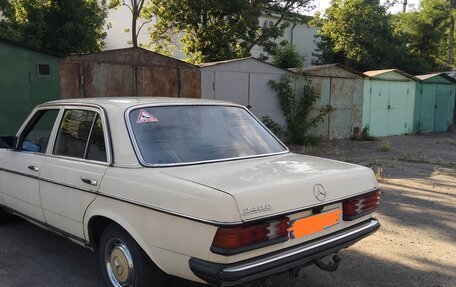 Mercedes-Benz W123, 1982 год, 380 000 рублей, 4 фотография