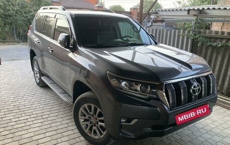 Toyota Land Cruiser Prado 150 рестайлинг 2, 2017 год, 5 400 000 рублей, 2 фотография