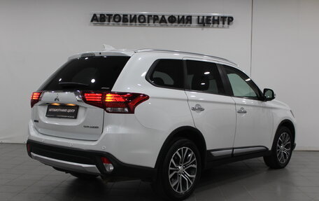 Mitsubishi Outlander III рестайлинг 3, 2018 год, 2 290 000 рублей, 5 фотография