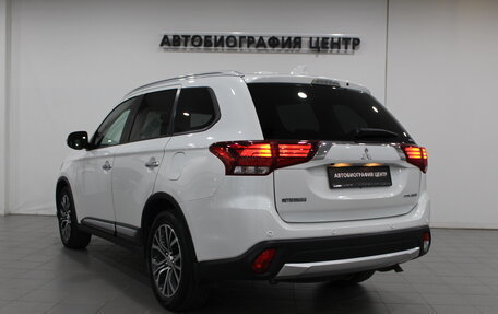 Mitsubishi Outlander III рестайлинг 3, 2018 год, 2 290 000 рублей, 7 фотография