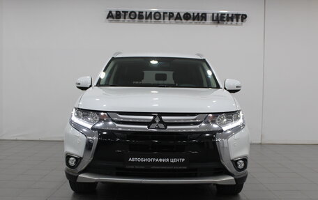 Mitsubishi Outlander III рестайлинг 3, 2018 год, 2 290 000 рублей, 2 фотография