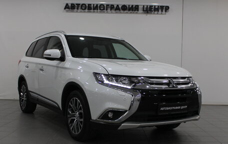 Mitsubishi Outlander III рестайлинг 3, 2018 год, 2 290 000 рублей, 4 фотография