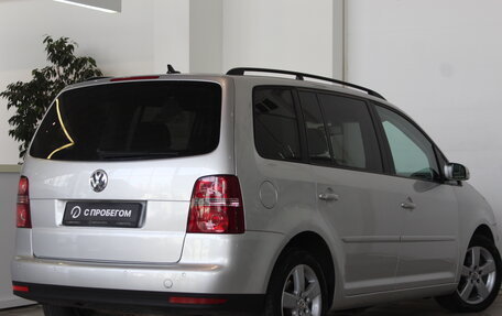 Volkswagen Touran III, 2008 год, 1 050 000 рублей, 2 фотография