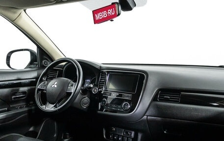 Mitsubishi Outlander III рестайлинг 3, 2020 год, 2 179 886 рублей, 9 фотография