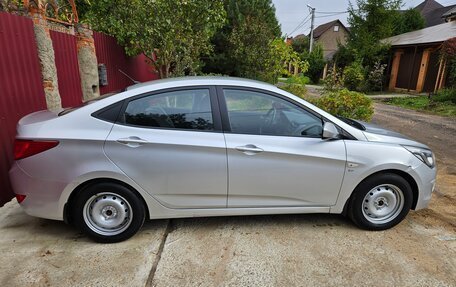 Hyundai Solaris II рестайлинг, 2014 год, 900 000 рублей, 3 фотография