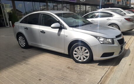 Chevrolet Cruze II, 2011 год, 950 000 рублей, 2 фотография