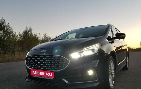 Ford S-MAX II, 2019 год, 2 550 000 рублей, 1 фотография