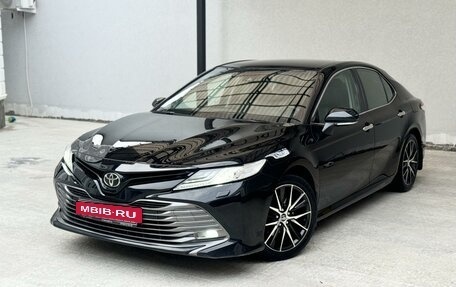 Toyota Camry, 2019 год, 3 200 000 рублей, 1 фотография