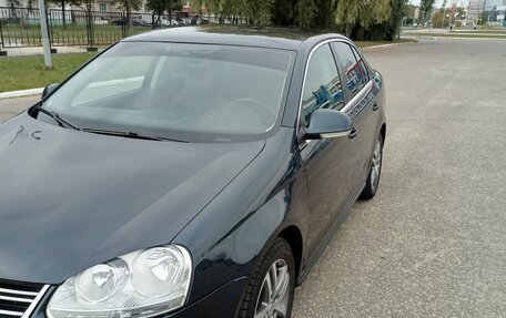 Volkswagen Jetta VI, 2009 год, 700 000 рублей, 3 фотография