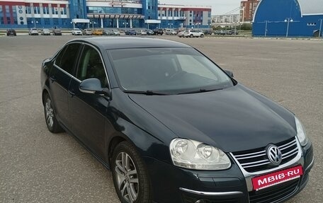 Volkswagen Jetta VI, 2009 год, 700 000 рублей, 2 фотография