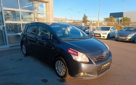 Toyota Verso I, 2012 год, 1 040 000 рублей, 2 фотография