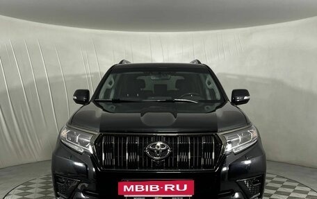 Toyota Land Cruiser Prado 150 рестайлинг 2, 2020 год, 6 850 000 рублей, 2 фотография