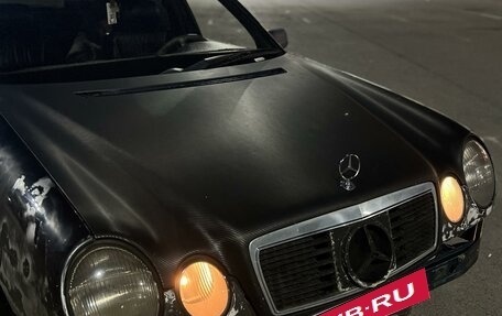 Mercedes-Benz E-Класс, 1996 год, 500 000 рублей, 2 фотография