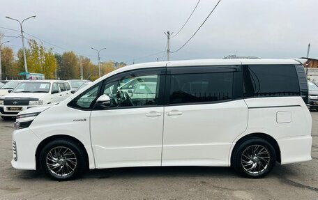 Toyota Voxy III, 2016 год, 2 649 000 рублей, 9 фотография