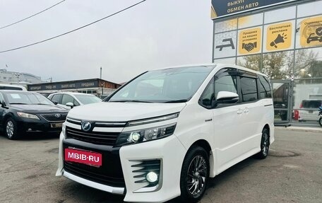 Toyota Voxy III, 2016 год, 2 649 000 рублей, 2 фотография