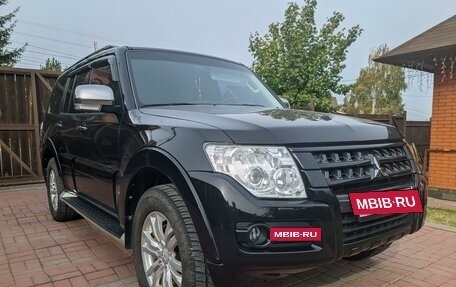 Mitsubishi Pajero IV, 2016 год, 2 850 000 рублей, 3 фотография