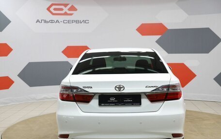 Toyota Camry, 2015 год, 2 090 000 рублей, 6 фотография