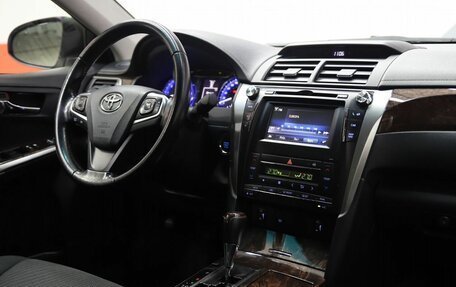 Toyota Camry, 2015 год, 2 090 000 рублей, 15 фотография