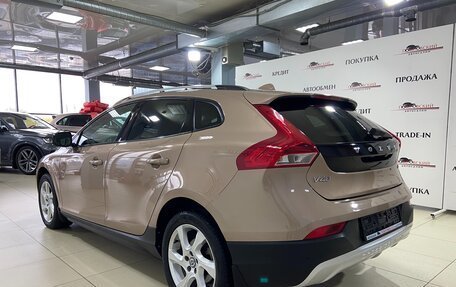 Volvo V40 Cross Country I, 2014 год, 1 670 000 рублей, 8 фотография