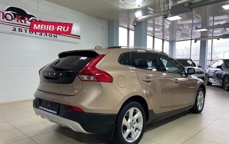 Volvo V40 Cross Country I, 2014 год, 1 670 000 рублей, 10 фотография