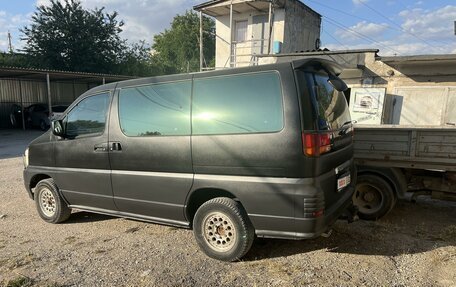 Nissan Elgrand I, 2001 год, 750 000 рублей, 4 фотография