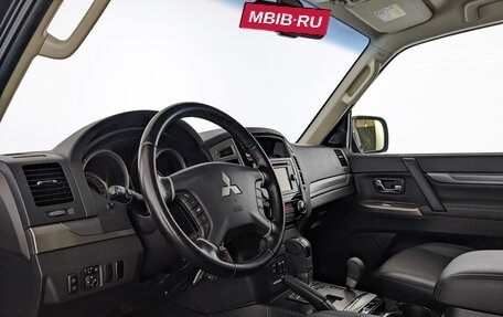 Mitsubishi Pajero IV, 2018 год, 3 990 000 рублей, 14 фотография