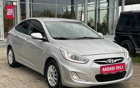 Hyundai Solaris II рестайлинг, 2013 год, 900 000 рублей, 4 фотография