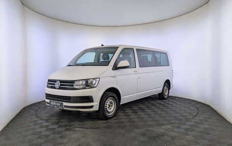 Volkswagen Caravelle T6 рестайлинг, 2019 год, 2 700 000 рублей, 1 фотография