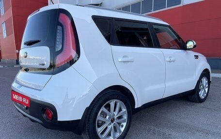 KIA Soul II рестайлинг, 2018 год, 1 750 000 рублей, 5 фотография